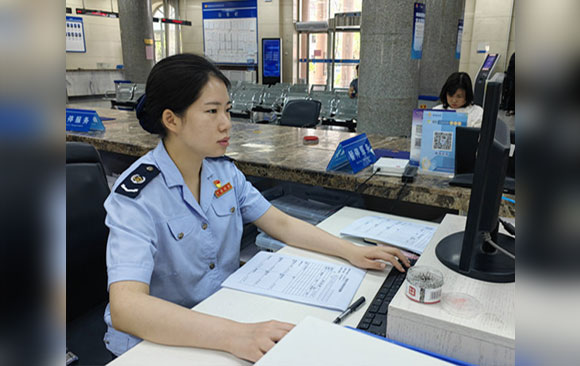 多措并举优服务 “枫”景这边独好